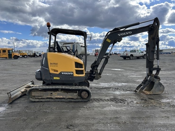 2019-volvo-ecr40d-image-6