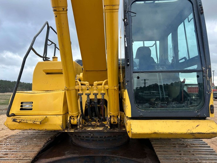 2015-komatsu-pc210-lc-10-image-11