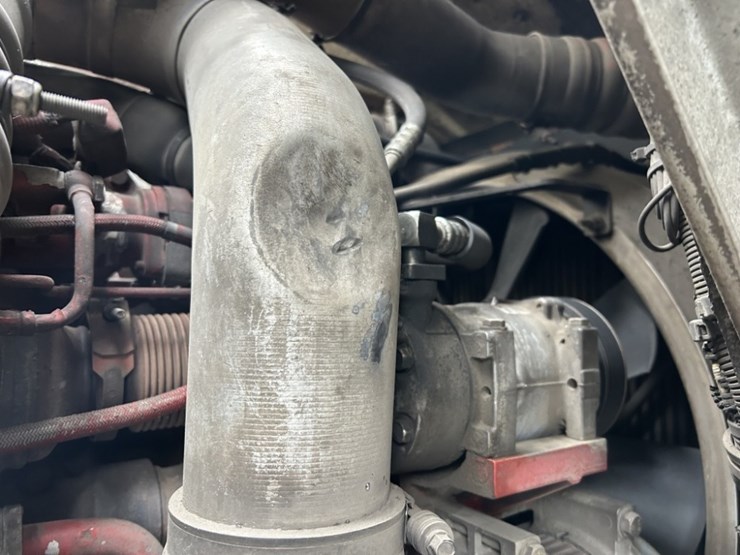 2014-peterbilt-320-image-55