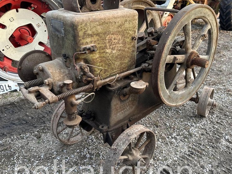 fuller-&-johnson-5-hp-h&m-on-trucks-(sn#-89142)-(hess)-image-1