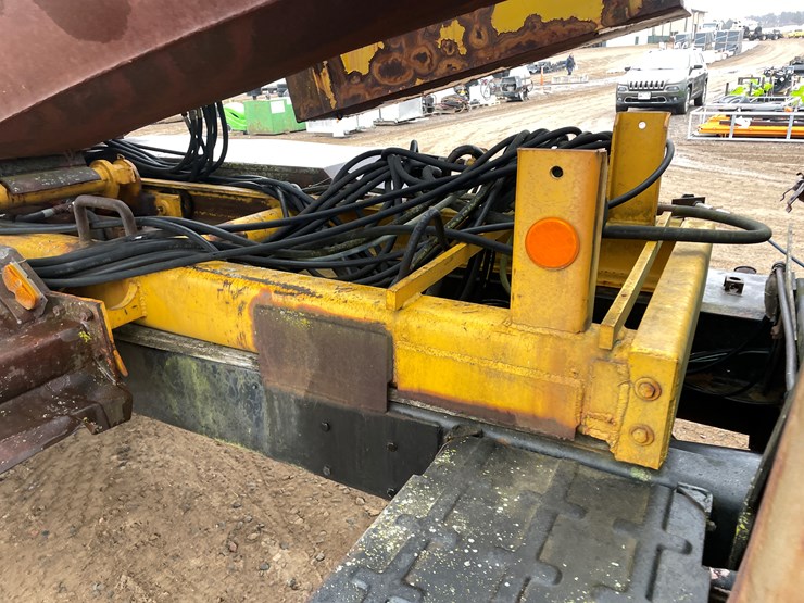 1975-international-fleetstar-2050a-image-6