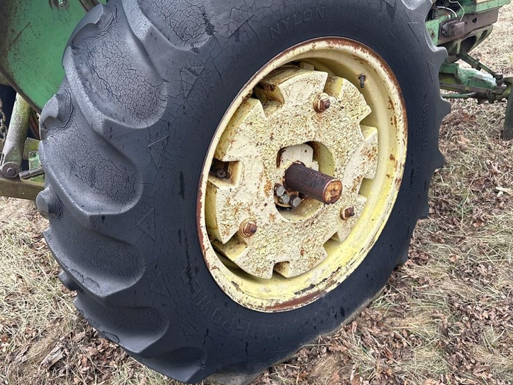 john-deere-720-image-15