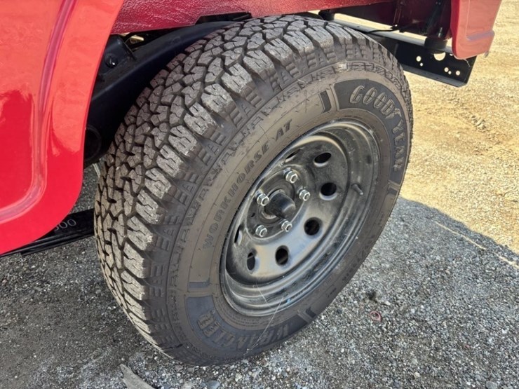 2022-mahindra-roxor-4x4-utility-cart-image-10