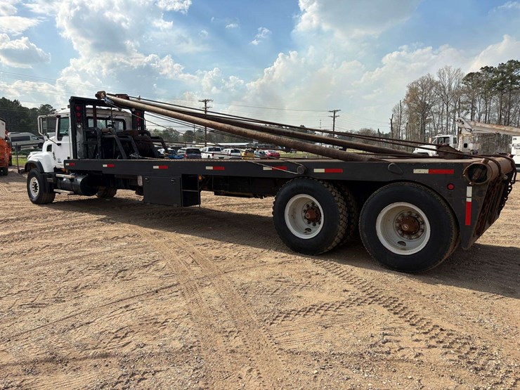 2007-mack-granite-cv713-image-3