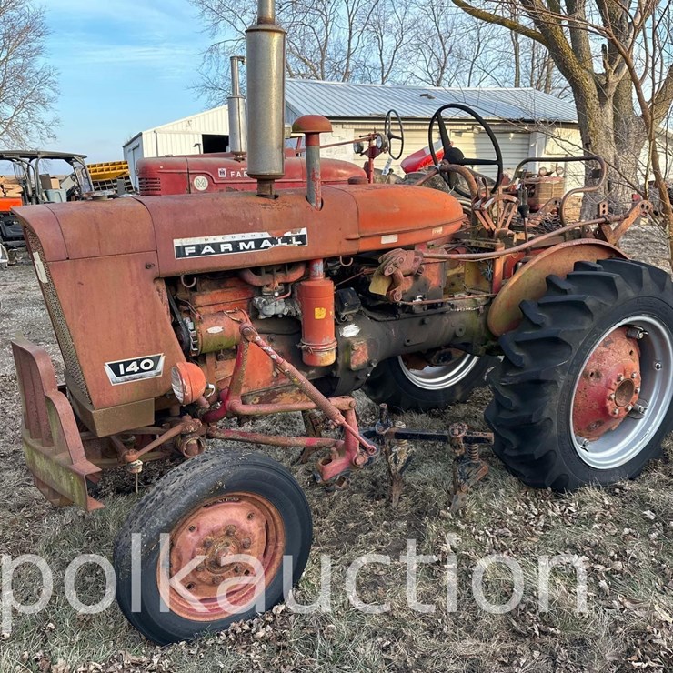FARMALL 140 (SN# 26913) (HESS)