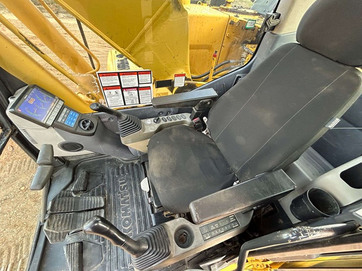 2015-komatsu-pc210-lc-10-image-54