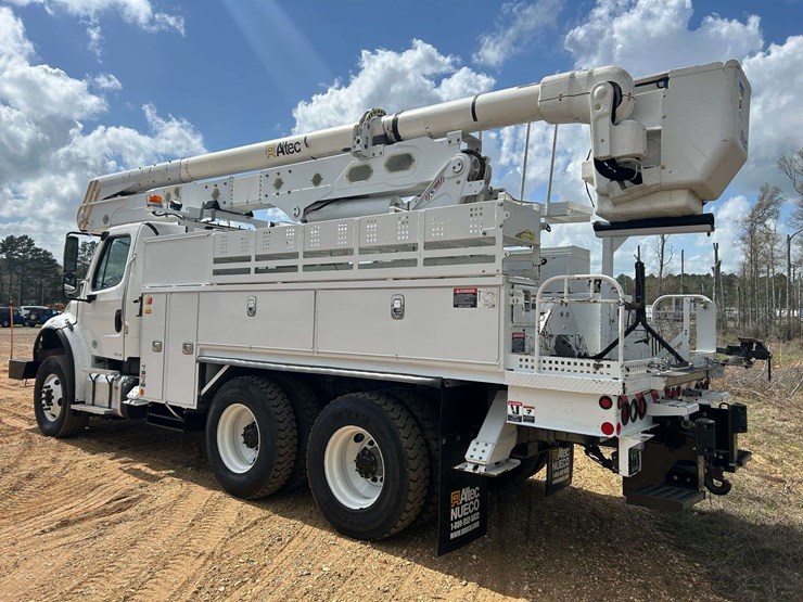 2016-freightliner-m2-106-image-7