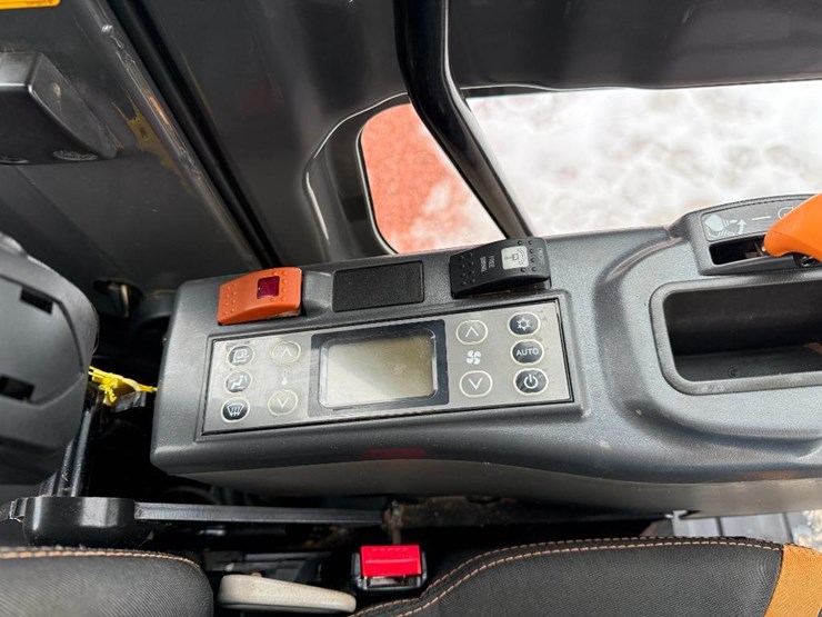 case-cx210d-image-68