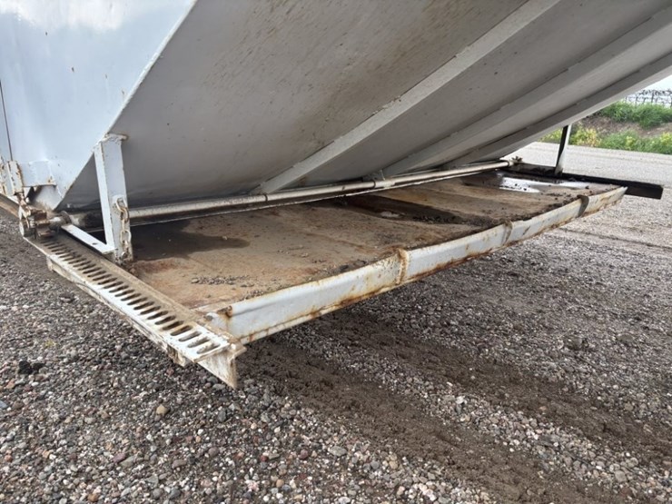 1974-titan-trailer-image-20