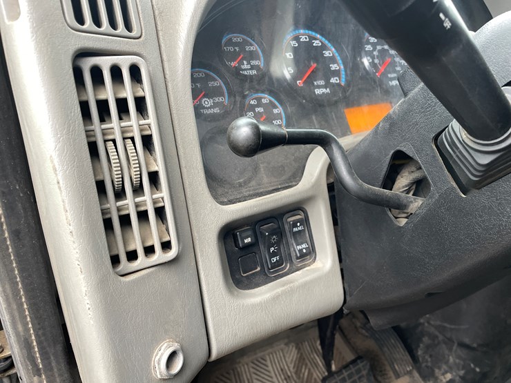 #1037-•-2009-international-navistar-fuel-truck-(has-mn-title)-image-69