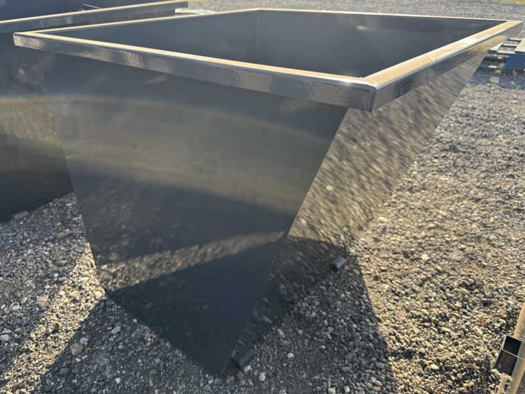 #103-•-mobile-self-loading-dumping-hoppers-image-1