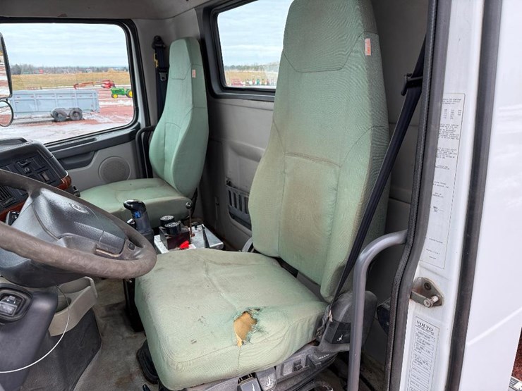 #280-•-lot-280-image-60