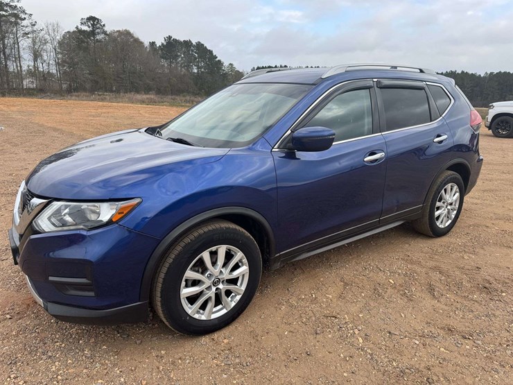 2019-nissan-rouge-sv-4-door-suv---202,021-miles-image-1