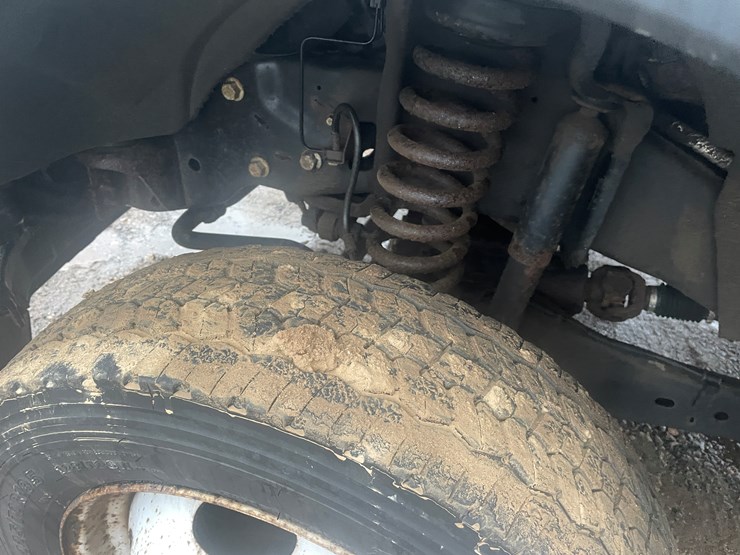 2013-ford-f550-image-16