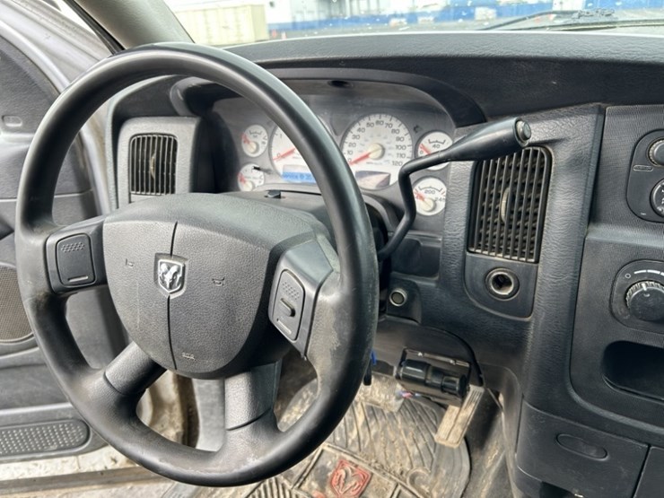 2005-dodge-ram-2500-image-15