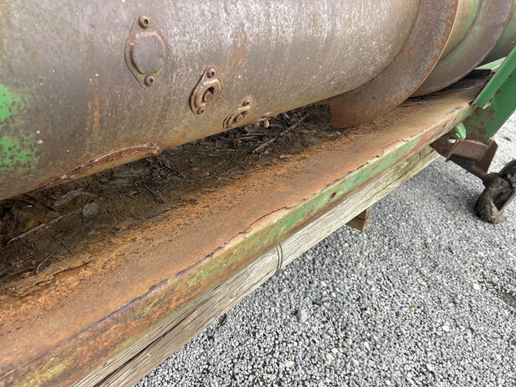 john-deere-220-image-9