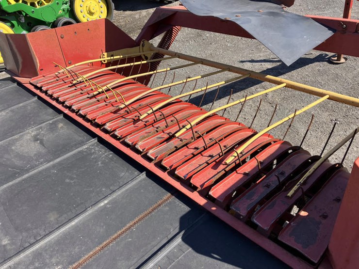 new-holland-166-image-4