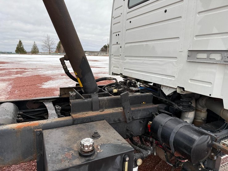 #280-•-lot-280-image-40