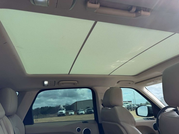 2016-land-rover-range-rover-image-16