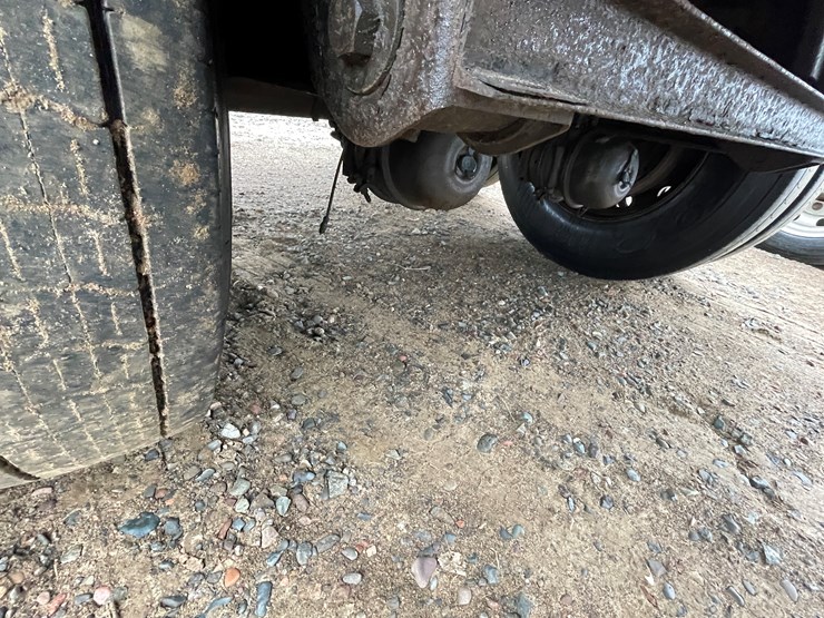 #1032-•-2011-timpte-inc.-grain-trailer-(has-mn-salvage-title)-image-39