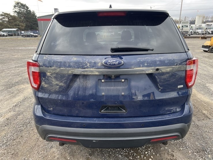 2017-ford-explorer-image-5