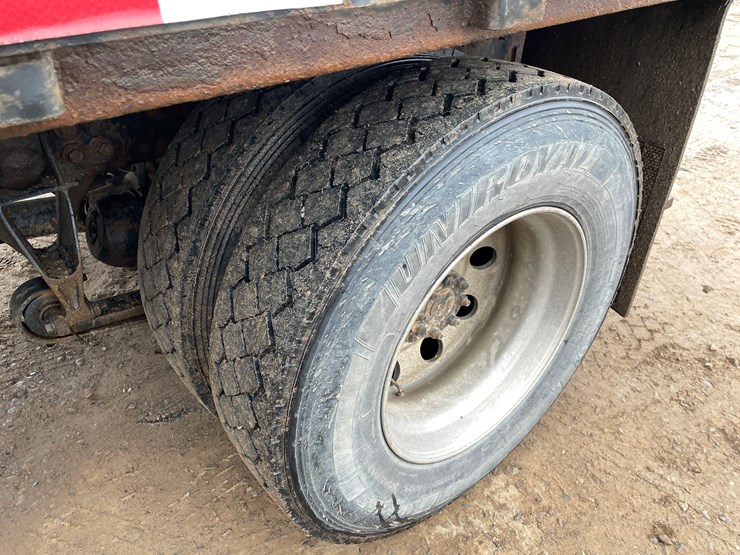 2012-ford-f650-image-24