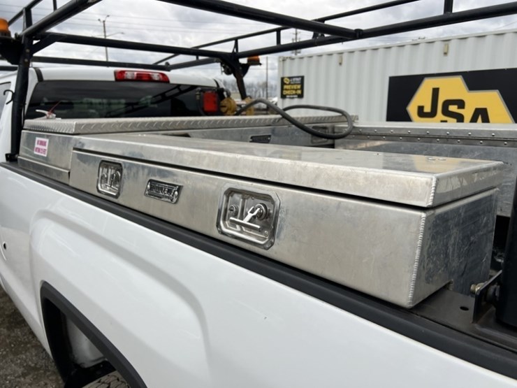 2018-gmc-sierra-2500-image-21