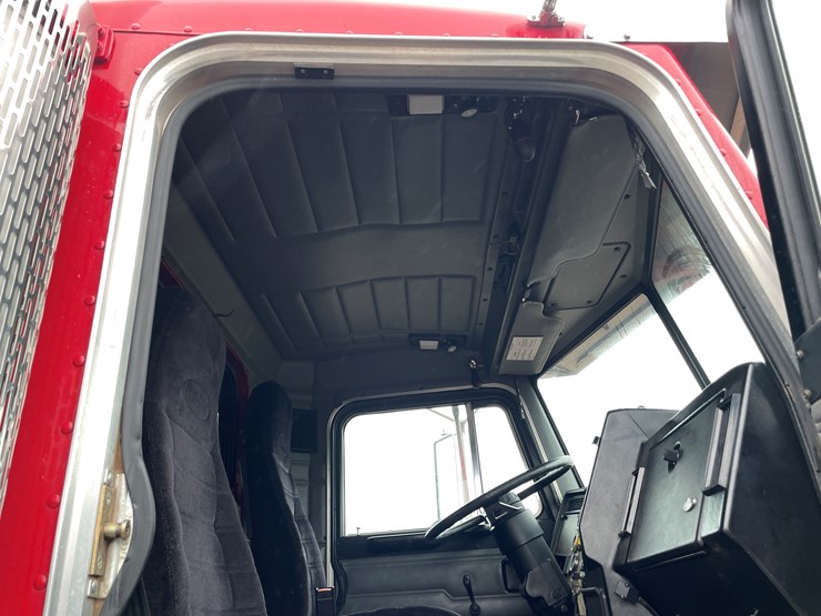 1991-peterbilt-377-image-59