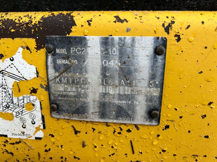 2015-komatsu-pc210-lc-10-image-56