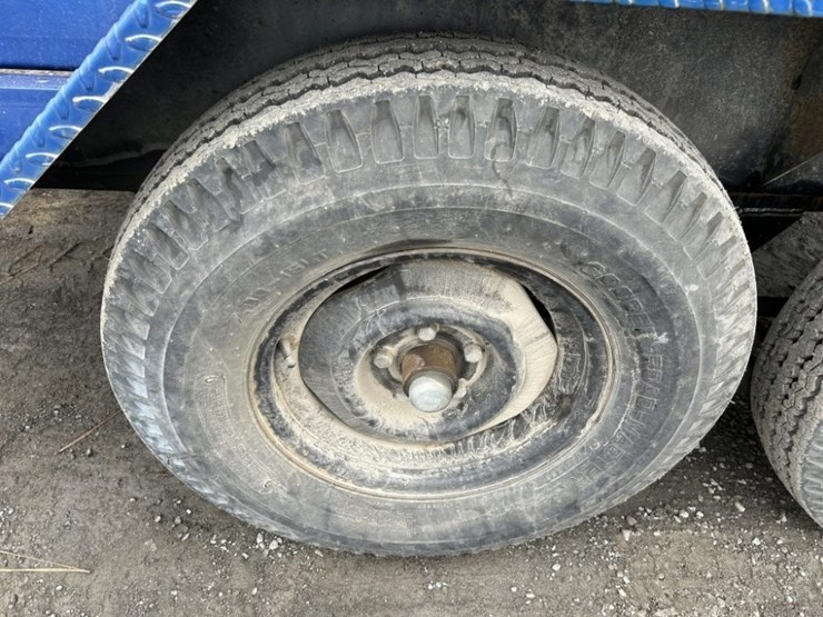 john-deere-208-image-9