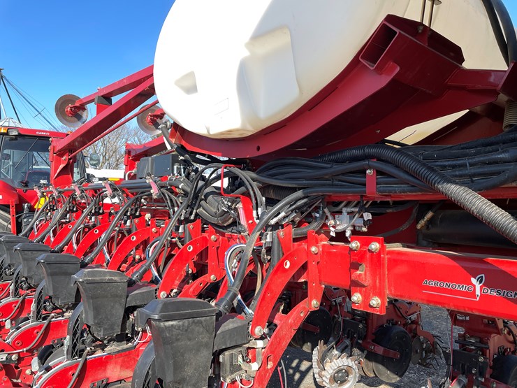 2020-case-ih-2150-image-24