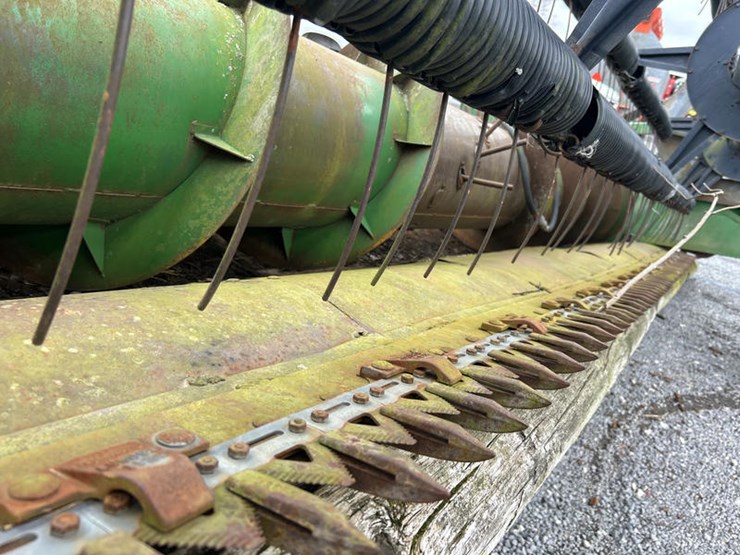 john-deere-220-image-21