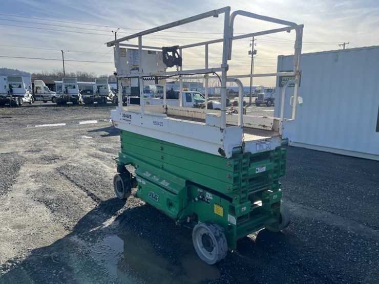 2016-jlg-2646es-image-6