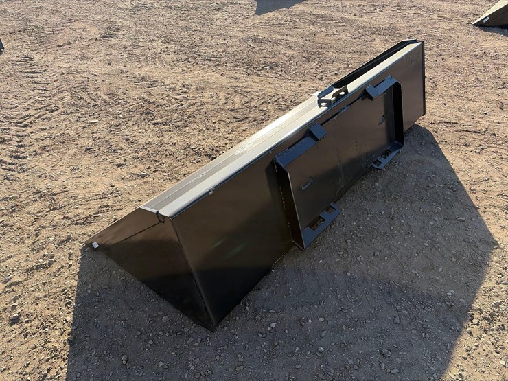 qt-bucket-with-blade-image-4