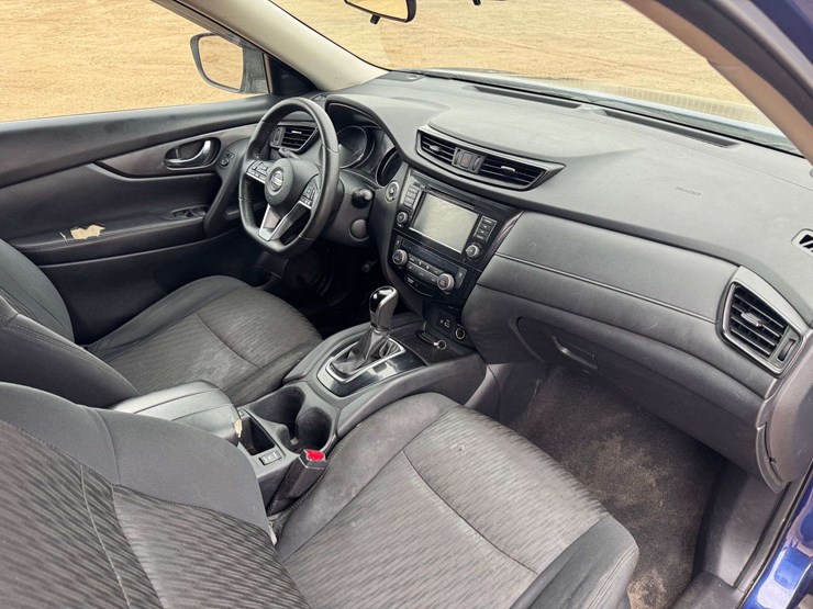 2019-nissan-rouge-sv-4-door-suv---202,021-miles-image-13