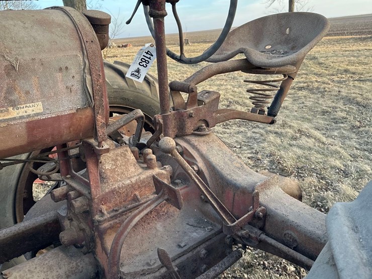 farmall-f-series-(no-tag)-(hess)-image-11