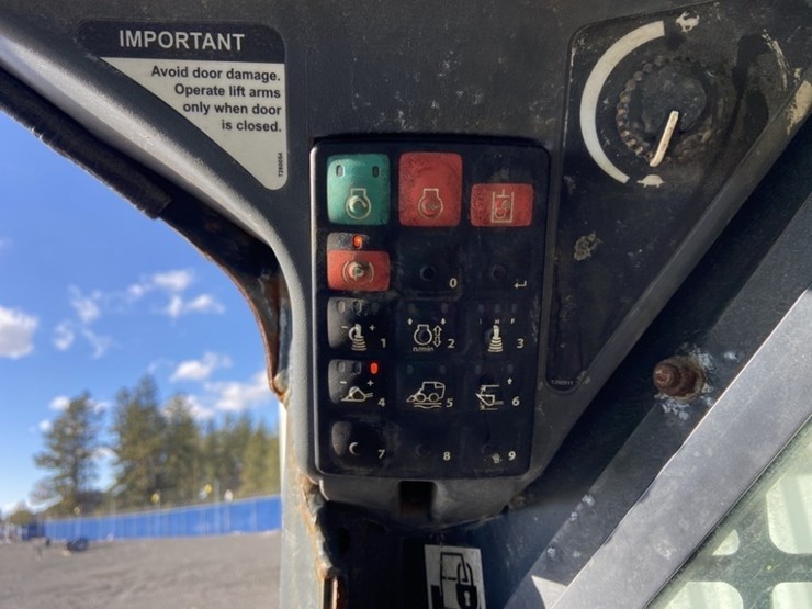 2023-deere-317g-image-25