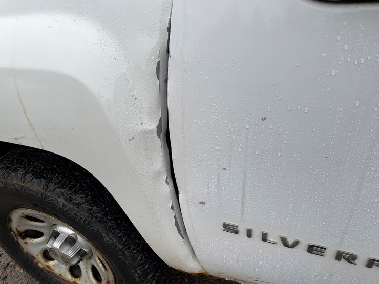 #1476-•-2012-chevy-silverado-pickup-truck-(has-mn-title)-image-21