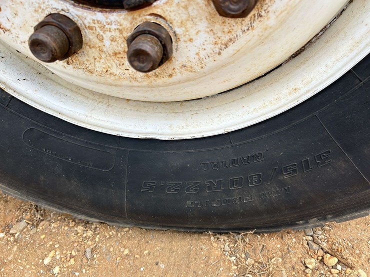 1995-mack-rd688-image-32