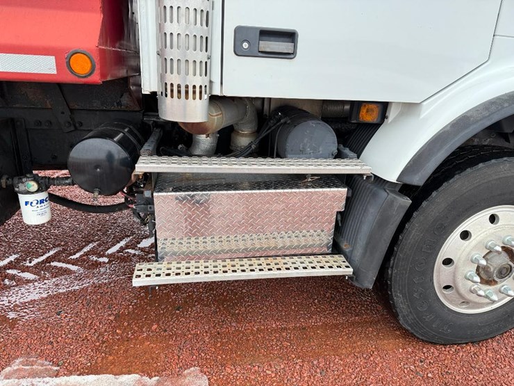 #280-•-lot-280-image-30