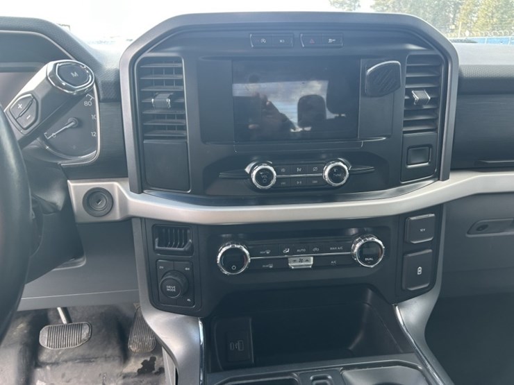 2021-ford-f150-xlt-image-16