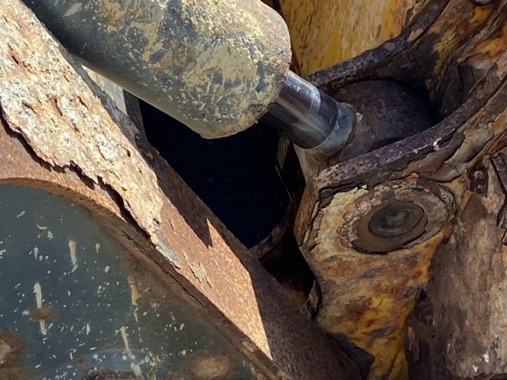 2023-deere-317g-image-36