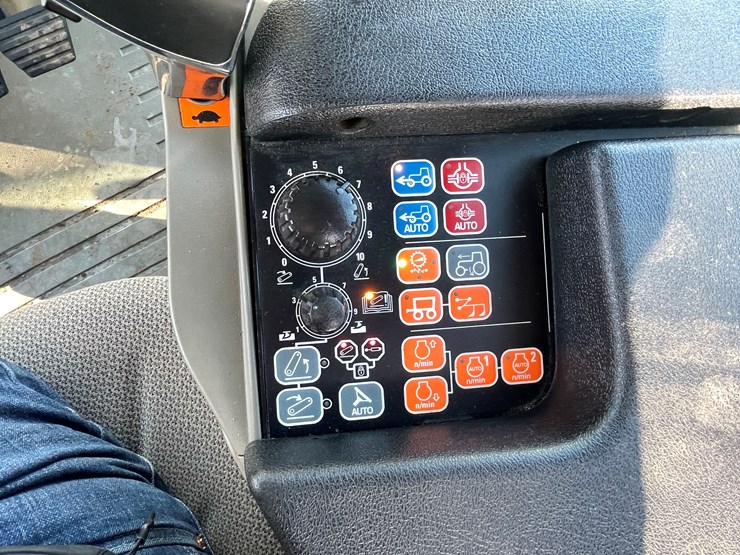 #101-•-case-ih-185-puma-tractor-(2nd-owner)-image-60