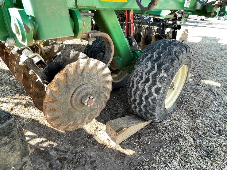 great-plains-2400tm-image-39