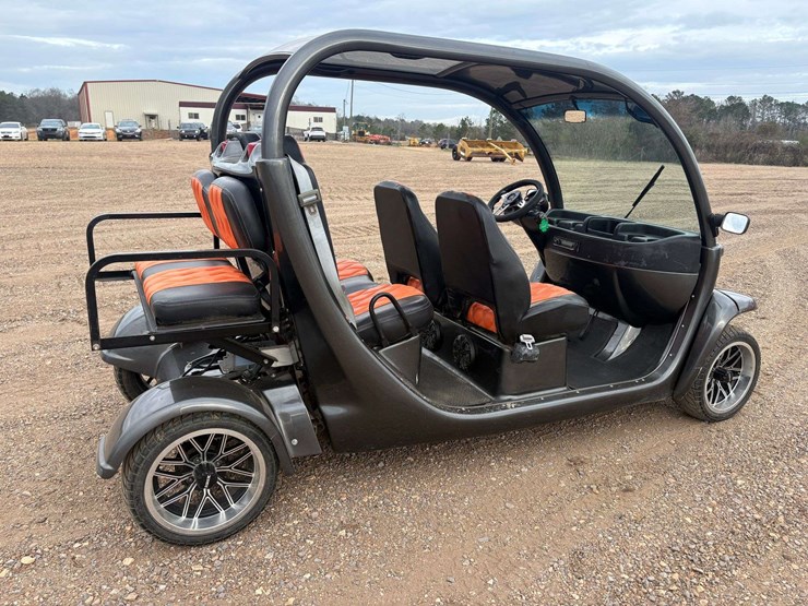 2002-gem-6-seater-72-volt-golf-cart-image-3