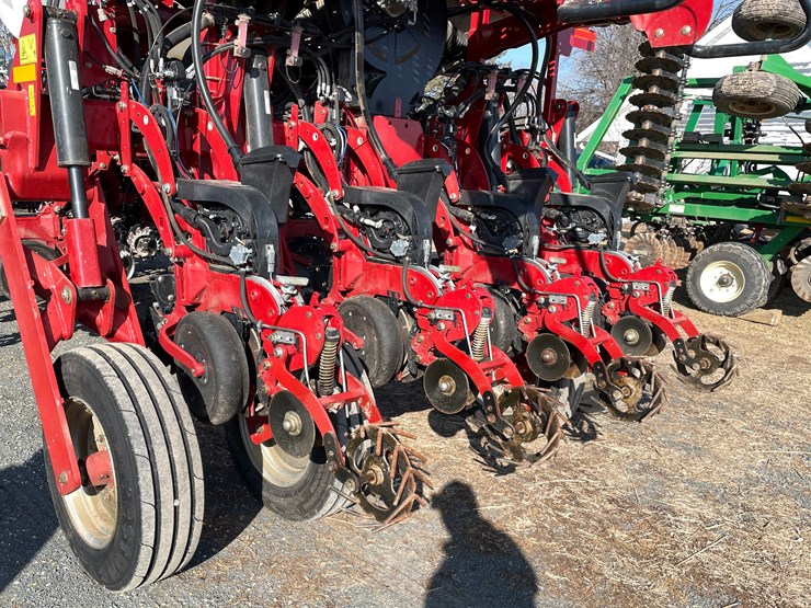 2020-case-ih-2150-image-35