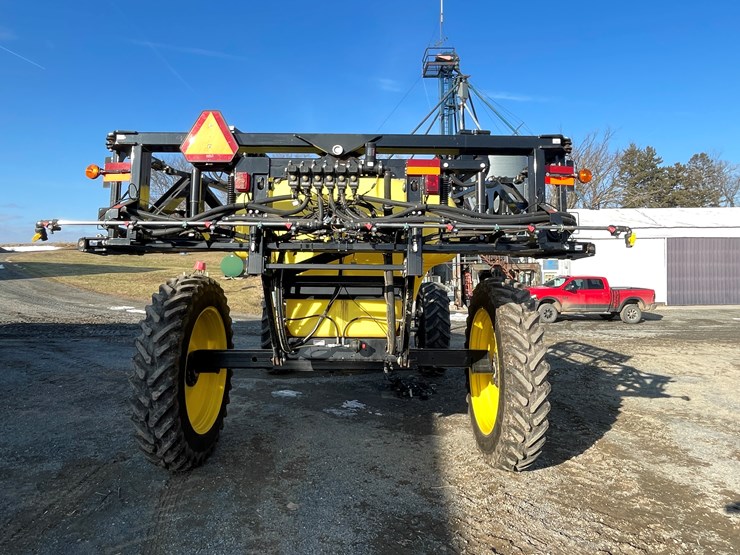 #106-•-fast-9613ft-pull-behind-sprayer-(one-owner)-image-5