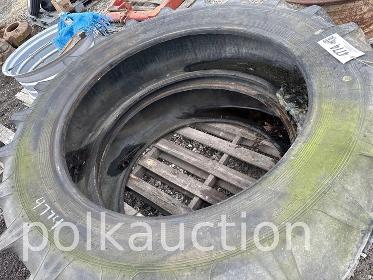 (2)-15.5-38-mismatched-tires-image-2