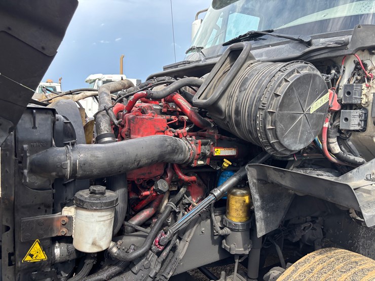 international-prostar-image-11