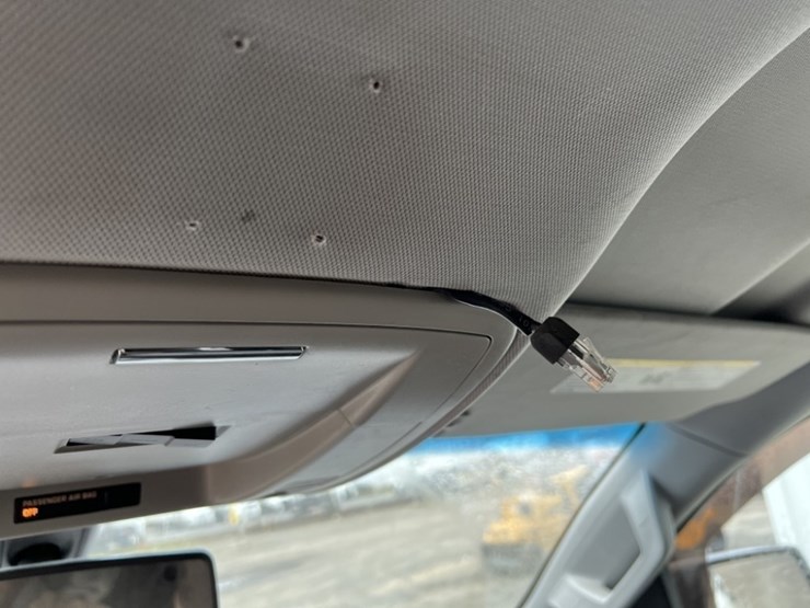 2015-chevrolet-tahoe-image-37